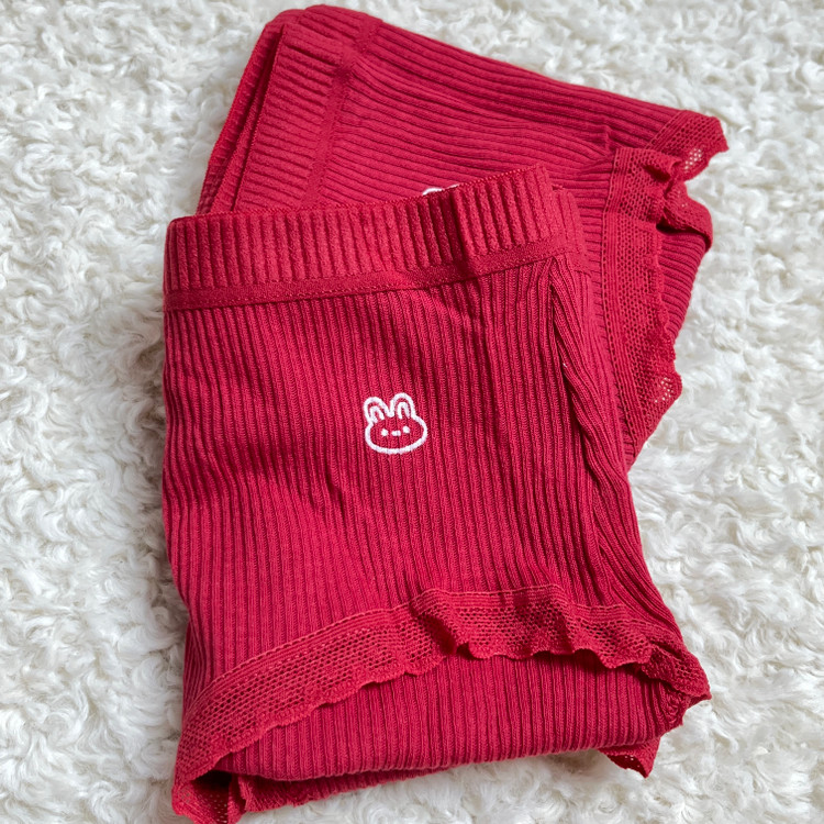 شورت زنانه زرشکی