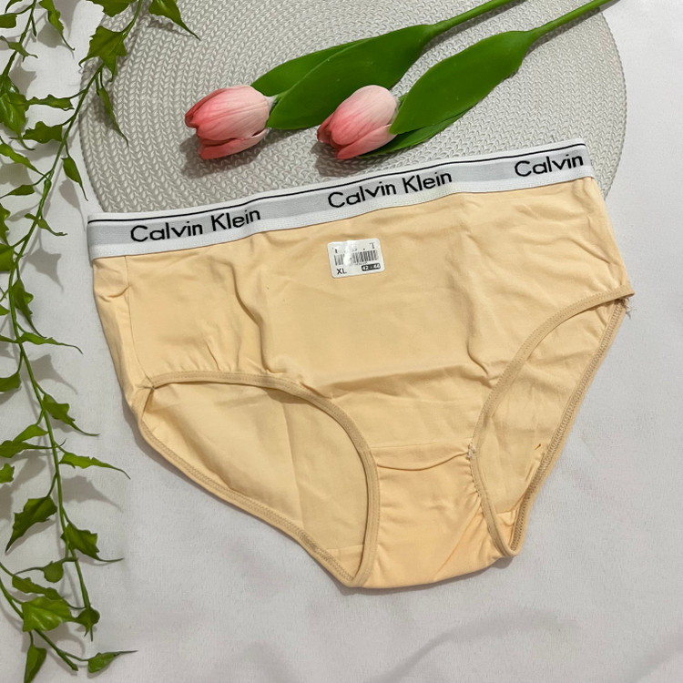 تصویر شورت زنانه وارداتی تک رنگ کلوین کلین CK / سایز XL - فروشگاه زیرخونه