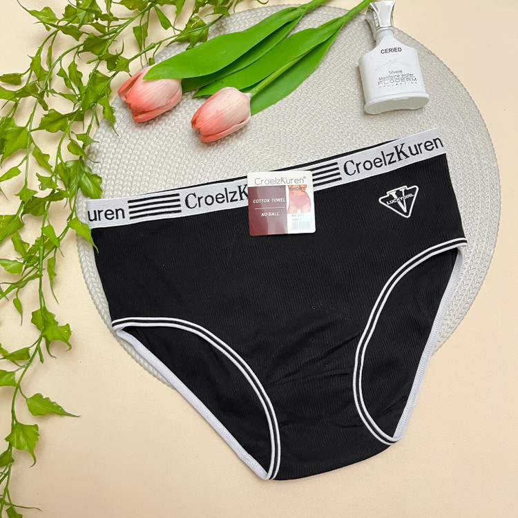 شورت زنانه اروپایی وارداتی طرح کبریتی کش اسپرت CroelzKuren/ سایز L و XXL