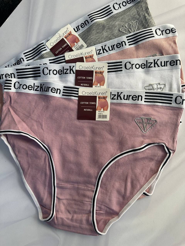 شورت زنانه اروپایی وارداتی طرح کبریتی کش اسپرت CroelzKuren/ سایز L و XXL
