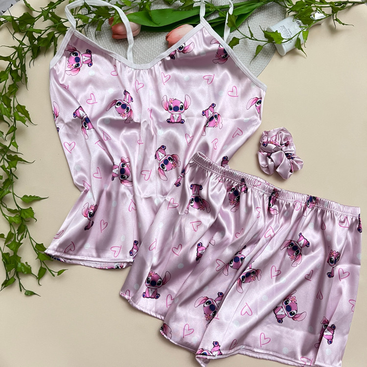 ست 3 تیکه تاپ شورتک زنانه به همراه کش مو طرح استیچ جنس ساتن | free size