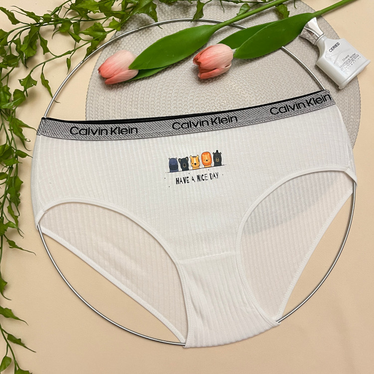 شورت زنانه کبریتی طرح فانتزی شیری رنگ / Free size