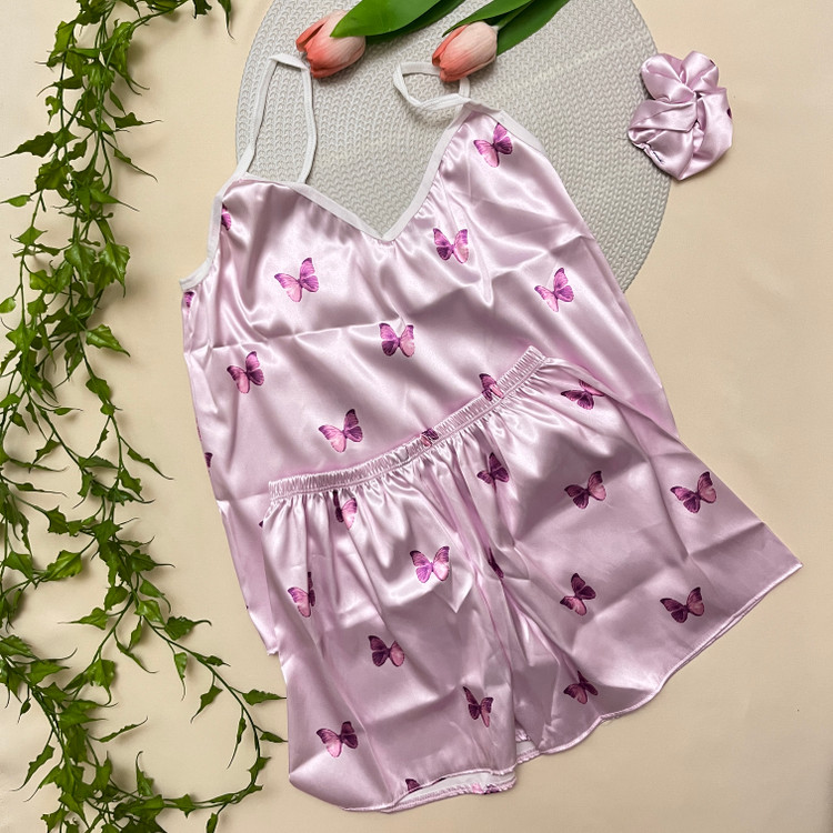 ست 3 تیکه تاپ شورتک زنانه به همراه کش مو طرح پروانه جنس ساتن | free size
