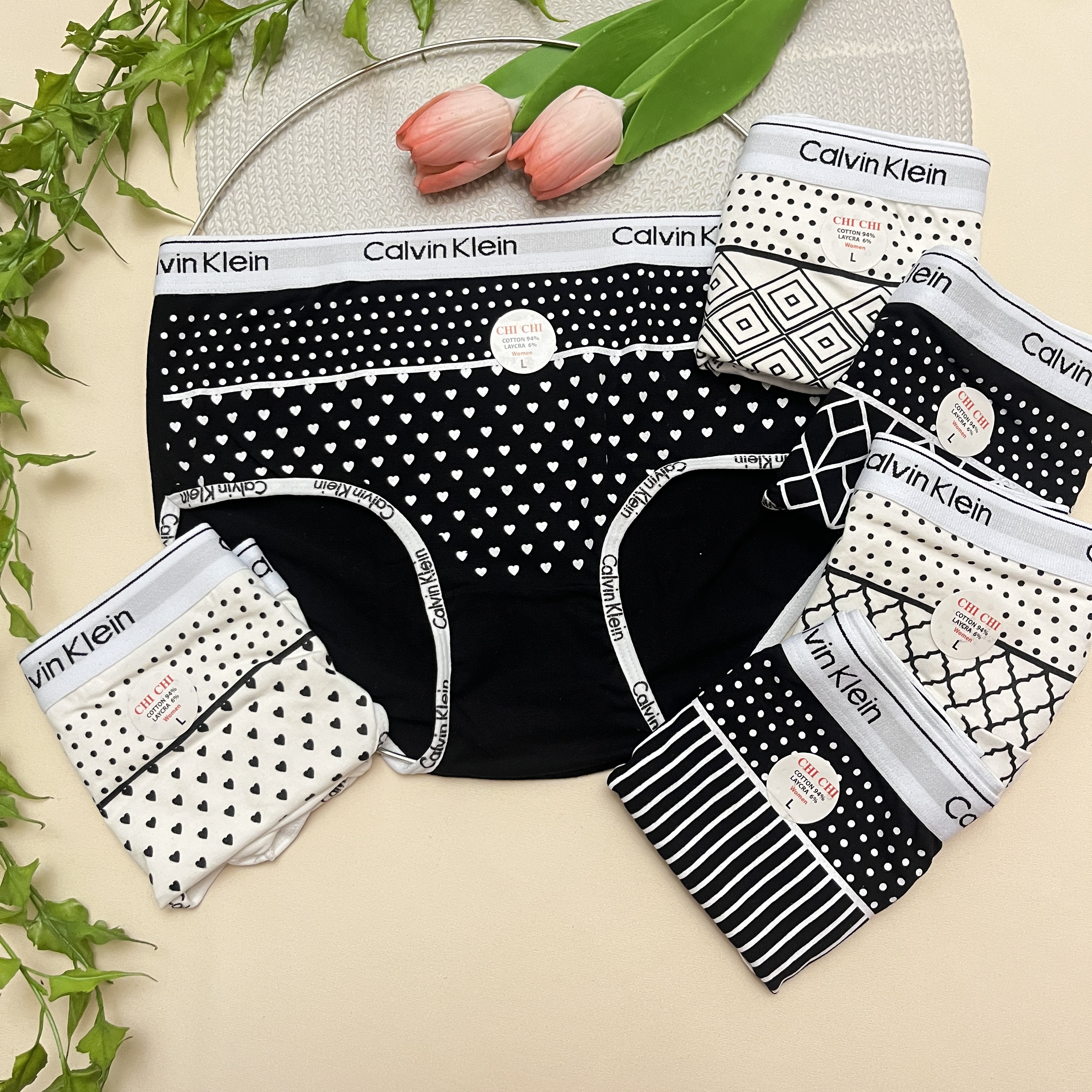 شورت زنانه فانتزی وارداتی با تم مشکی از برند معروف و باکیفیت چی چی Chi Chi / سایز L-XL-XXL-XXXL