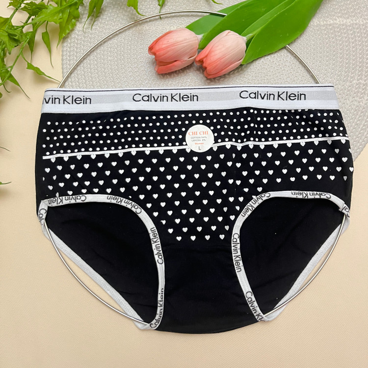 شورت زنانه فانتزی وارداتی با تم مشکی از برند معروف و باکیفیت چی چی Chi Chi / سایز L-XL-XXL-XXXL