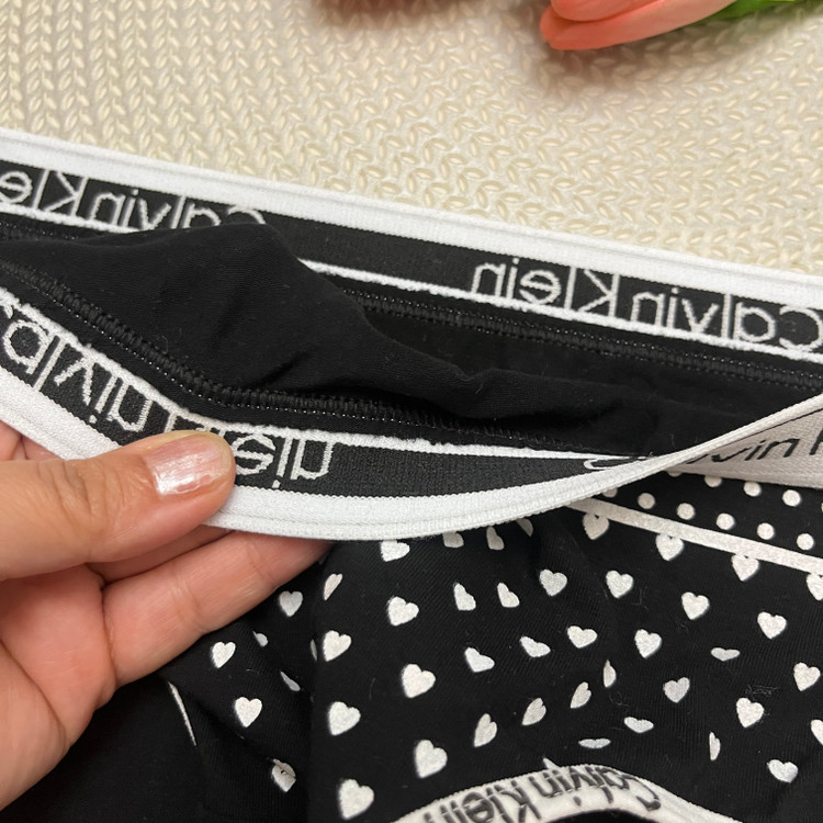 شورت زنانه فانتزی وارداتی با تم مشکی از برند معروف و باکیفیت چی چی Chi Chi / سایز L-XL-XXL-XXXL