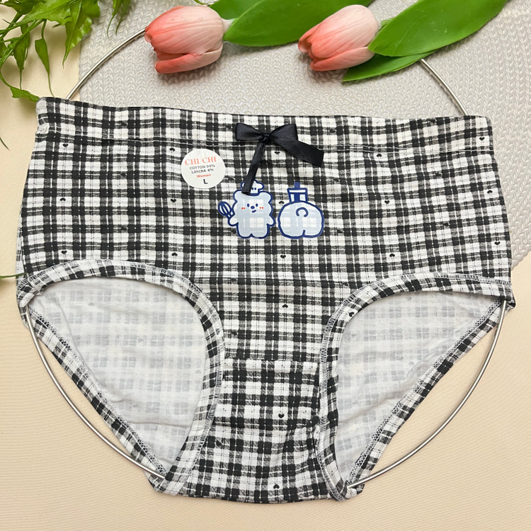 شورت زنانه فانتزی وارداتی با تم مشکی از برند معروف و باکیفیت چی چی Chi Chi / سایز L-XL-XXL-XXXL
