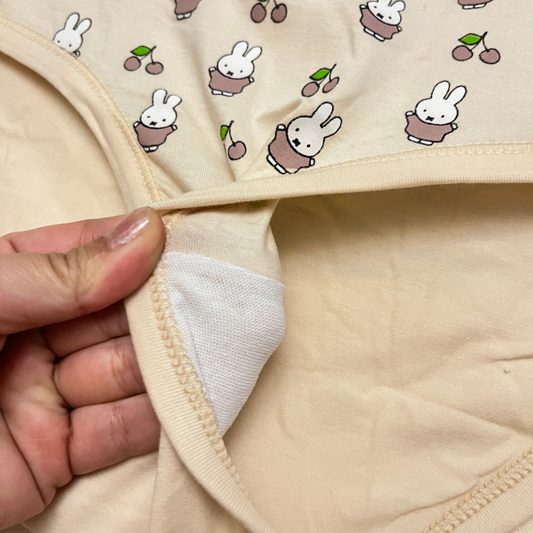 شورت زنانه فانتزی وارداتی با تم کرم از برند معروف و باکیفیت چی چی Chi Chi / سایز L-XL-XXL-XXXL