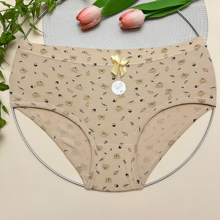 شورت زنانه فانتزی وارداتی با تم کرم از برند معروف و باکیفیت چی چی Chi Chi / سایز XL-XXL