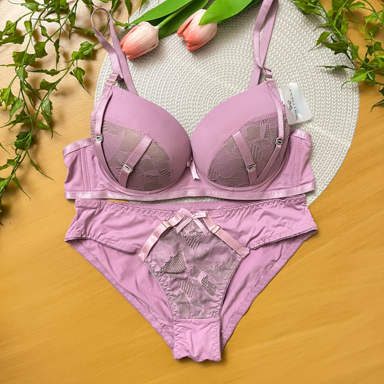 ست شورت و سوتین زنانه وارداتی push up اسفنجی جک دار فنر دار کاپ B / سایزبندی 85 تا 100 / مناسب 75 تا 85